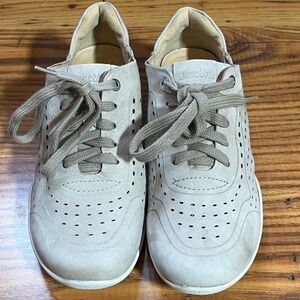 Earth Shoes Women's Perforated Leather Lace Up Sneakers Taupe Comfort Size 7